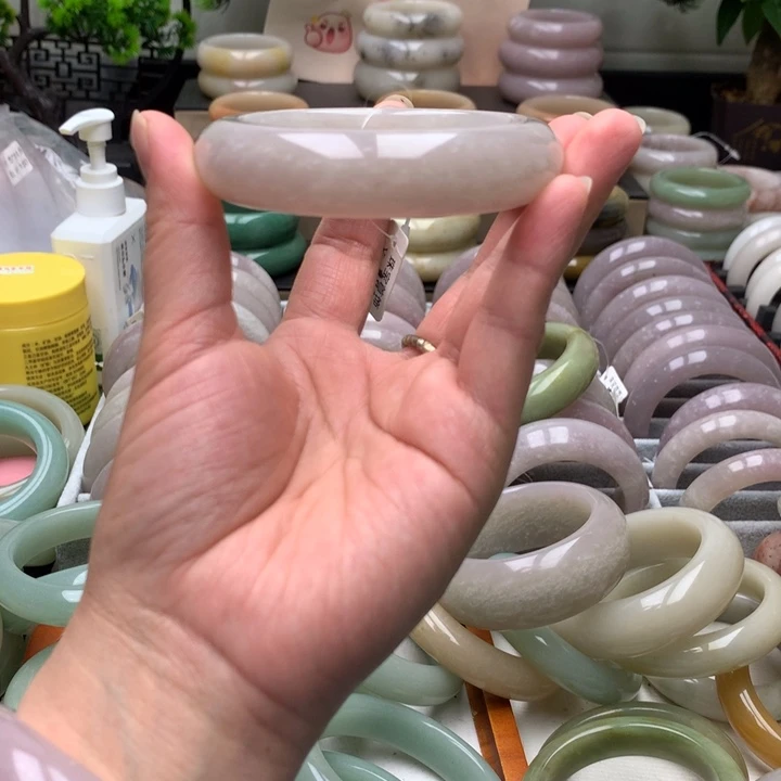 石英质玉未镶嵌手镯