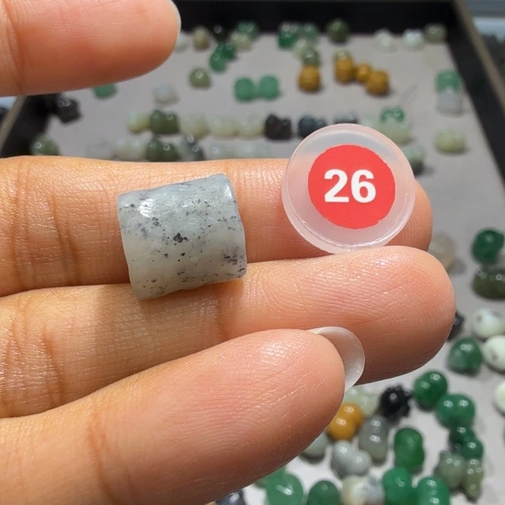 和田玉未镶嵌珠宝半成品