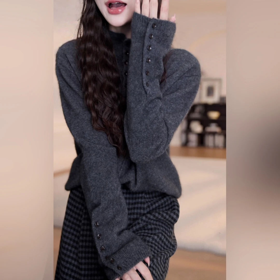 高级感半高领打底衫内搭女秋冬季2025新款花边扣上衣长袖灰色毛衣