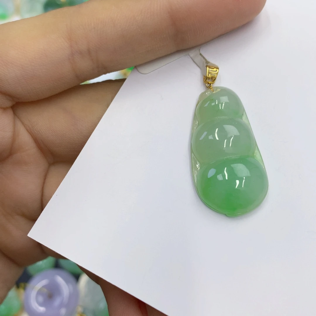 翡翠18K金镶嵌颈饰翡翠