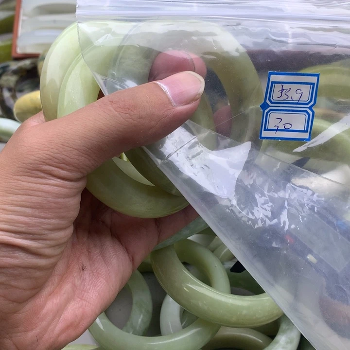 星***原未镶嵌蛇纹石玉手镯