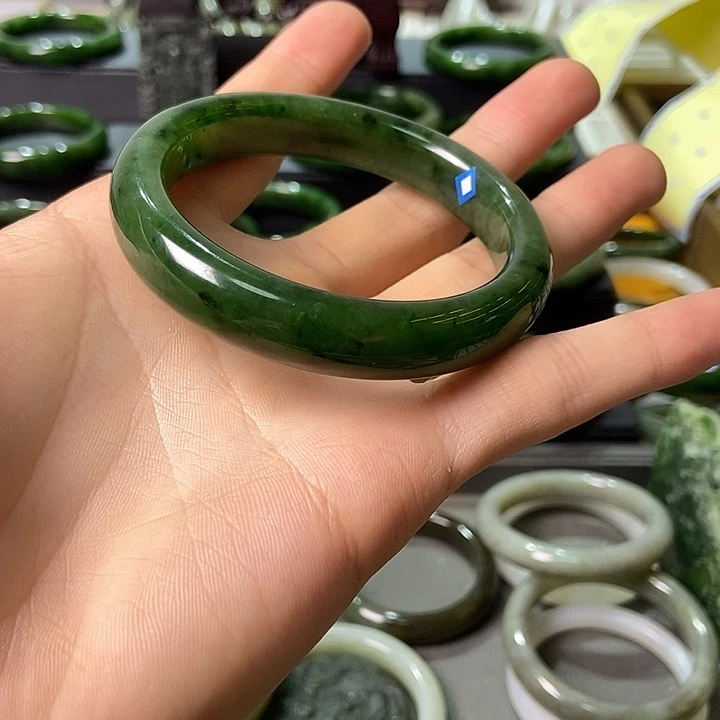 和田玉（碧玉）手镯未镶嵌