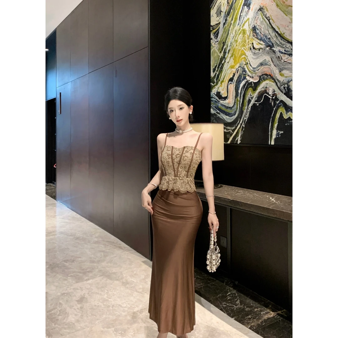 性感辣妹风蕾丝边吊带连衣裙夏季新款修身显瘦高级感包臀长裙