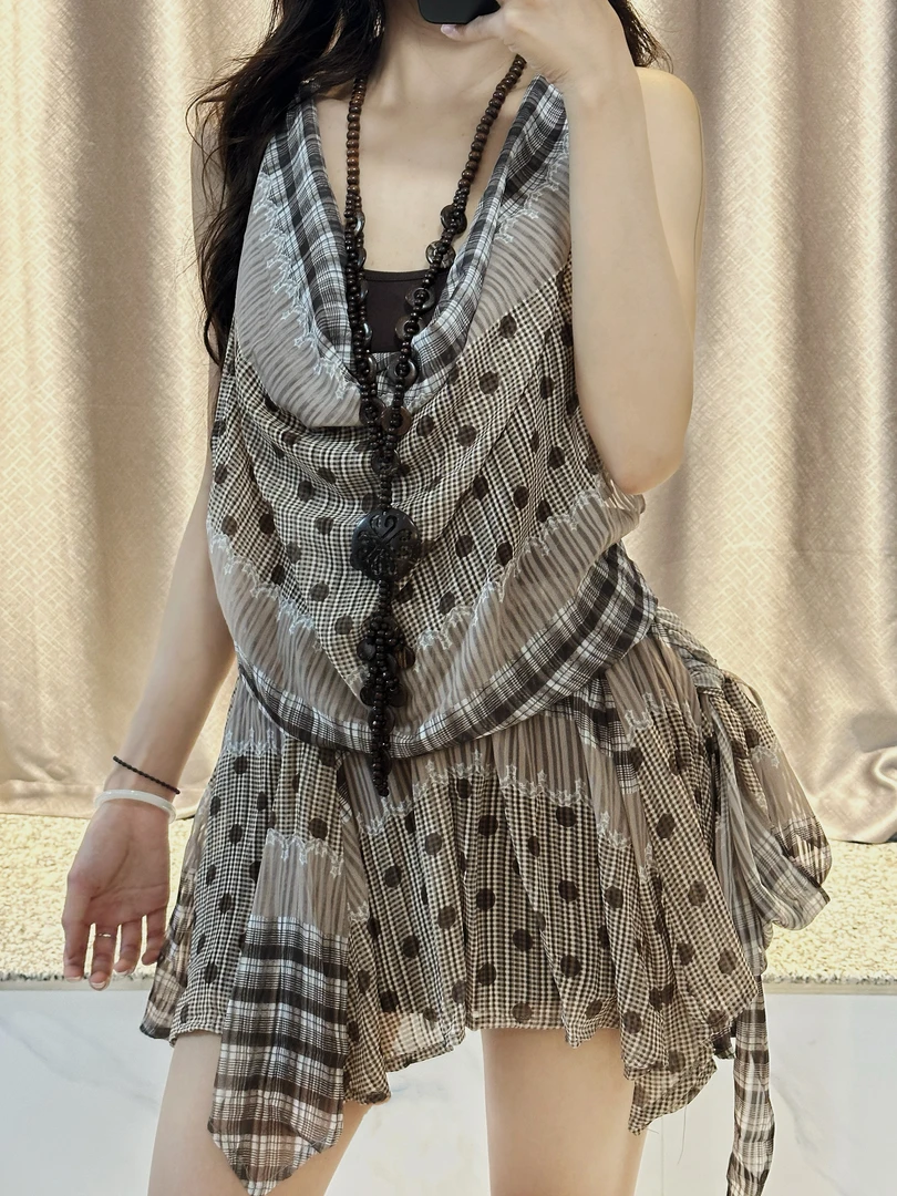废土风格子印花荡领挂脖连衣裙女夏季度假设计辣妹气质收腰短裙子