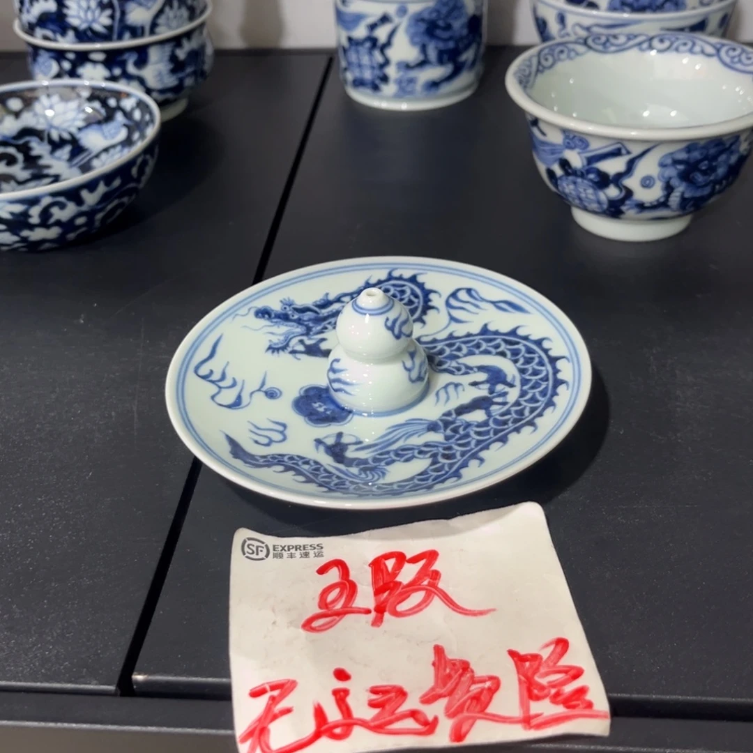 青花仿元铠甲龙葫芦香插