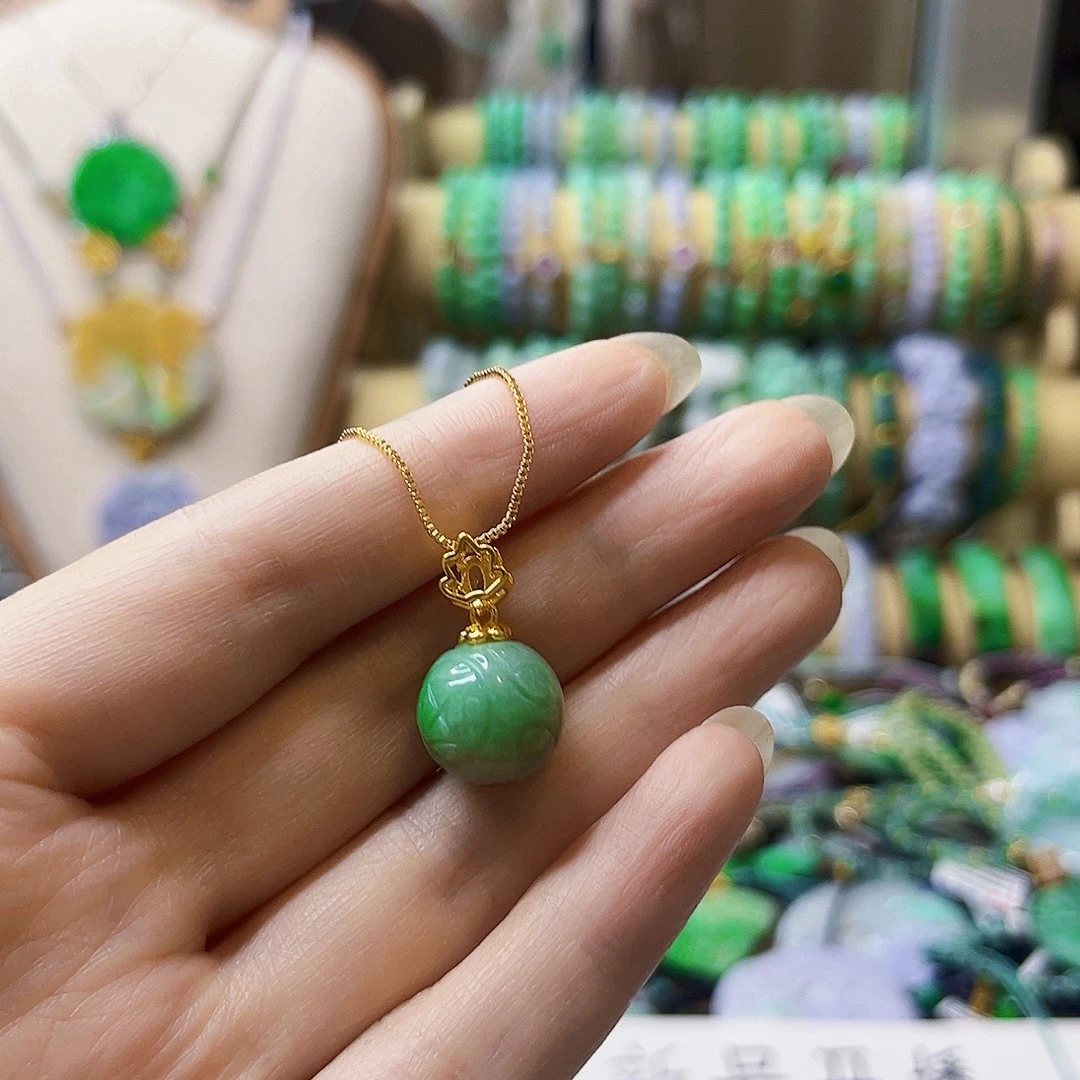 翡翠未镶嵌颈饰翡翠首饰