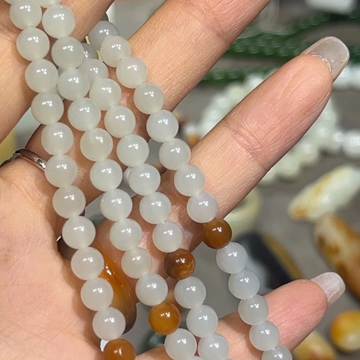 和田玉未镶嵌颈饰枫*?