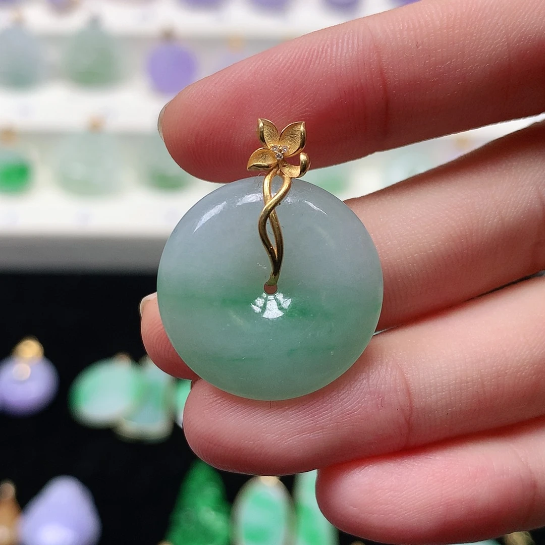 颈饰18K金镶嵌翡翠翡翠吊坠