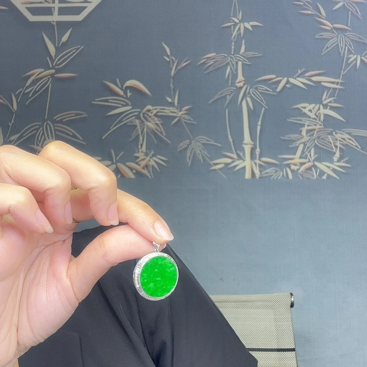 翡翠18K金镶嵌吊坠(不含链)特价