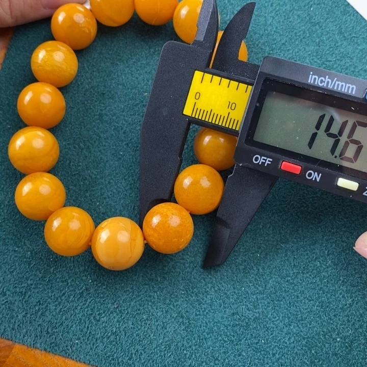 未镶嵌蜜蜡珠宝奇石