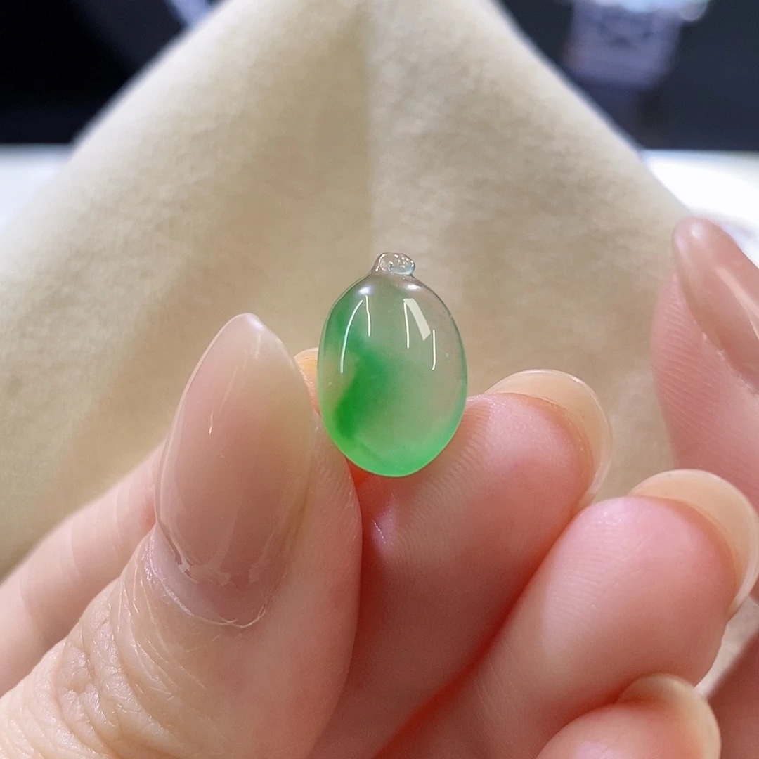 翡翠未镶嵌挂件福瓜