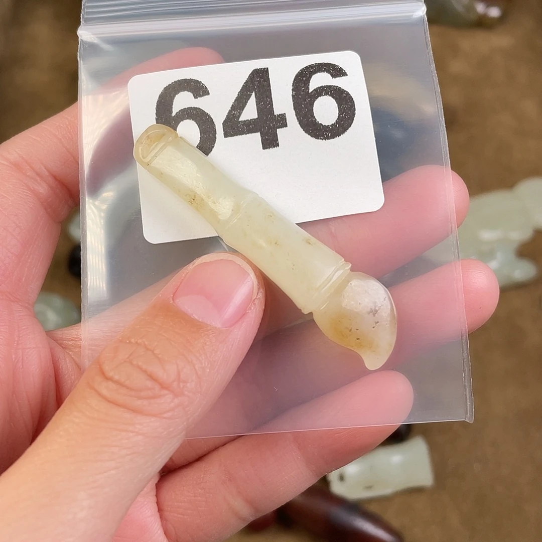 和田玉（糖玉）未镶嵌颈饰