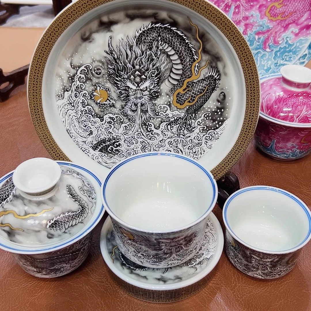 摆件景德镇陶瓷学院等单位联合主办了这次展览