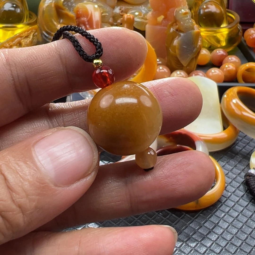 石英质玉未镶嵌颈饰