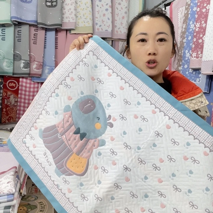 棉特价促销绿色快乐熊