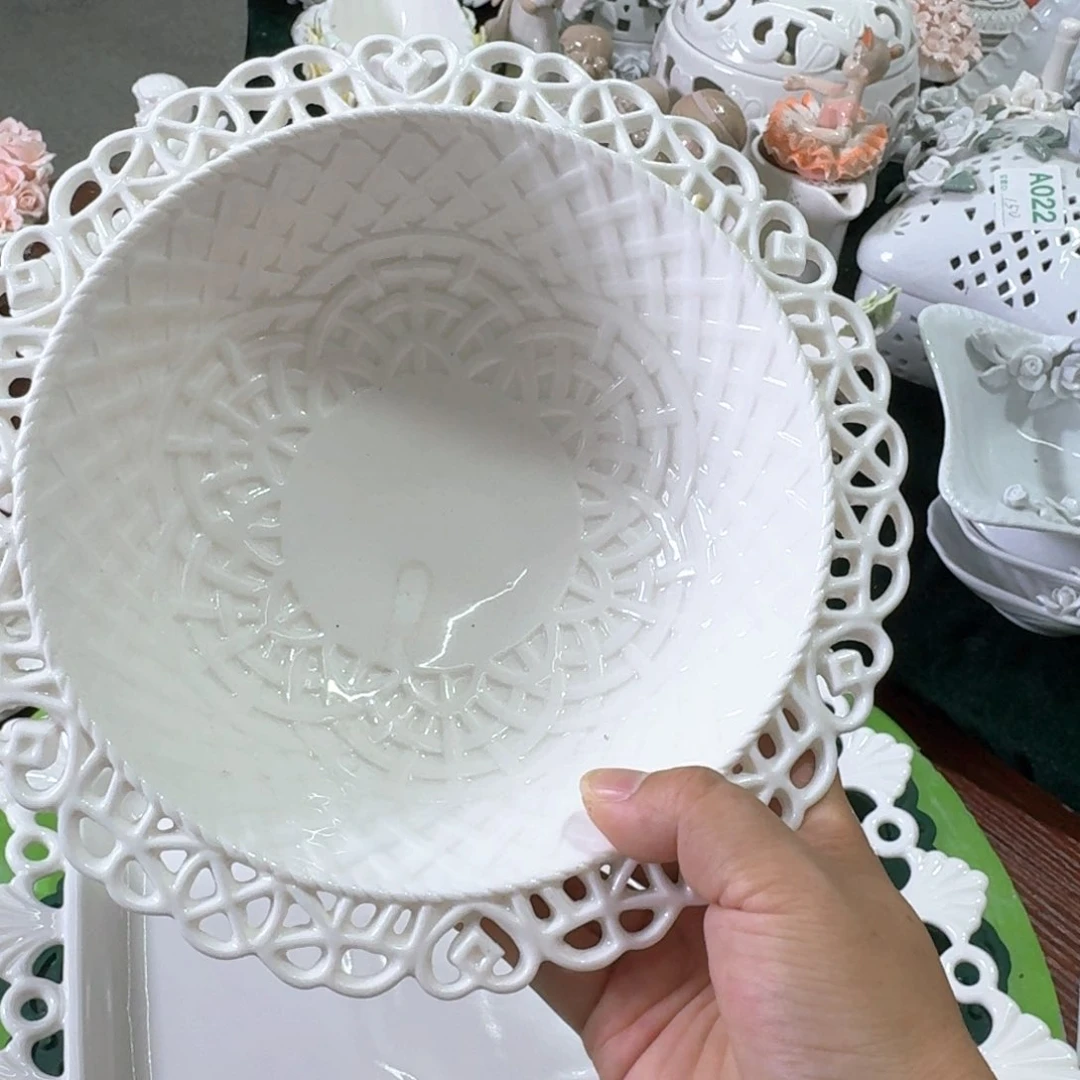 瓷片手工镂空高脚碗