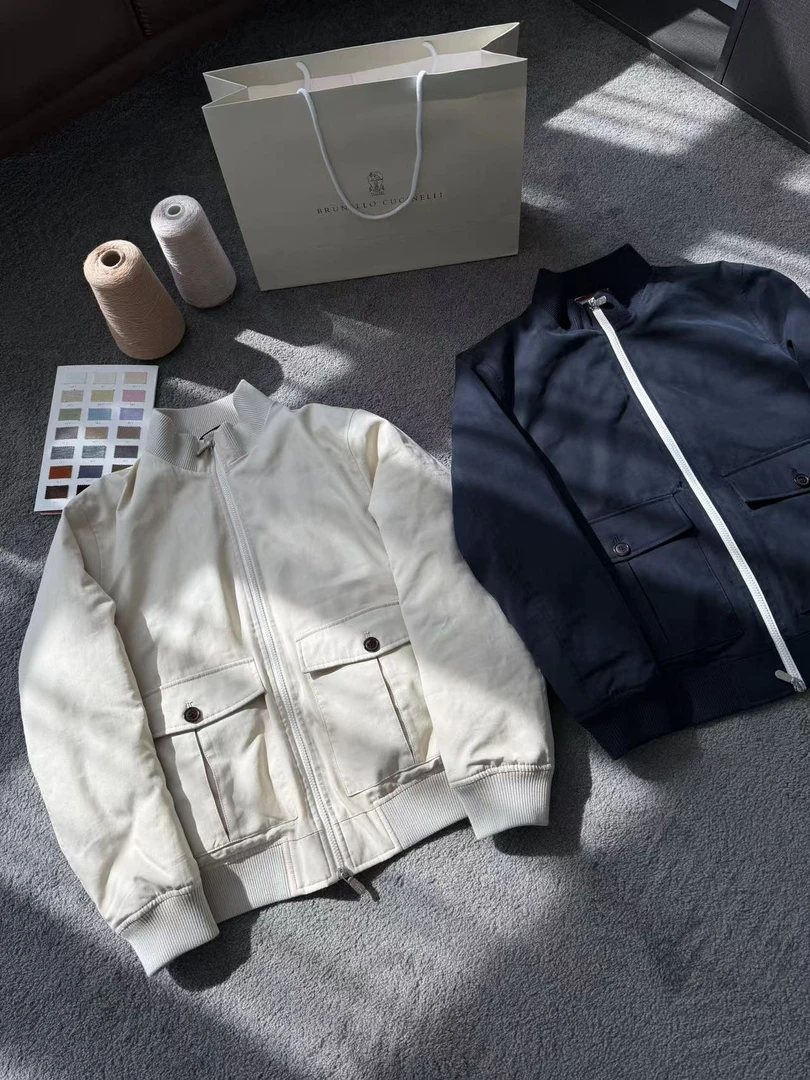 bc男士羽绒服两个色