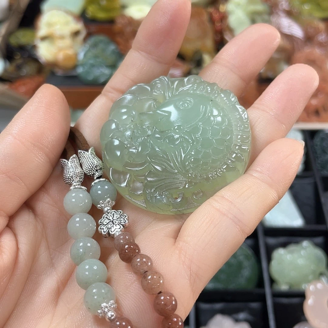 蛇纹石玉颈饰未镶嵌