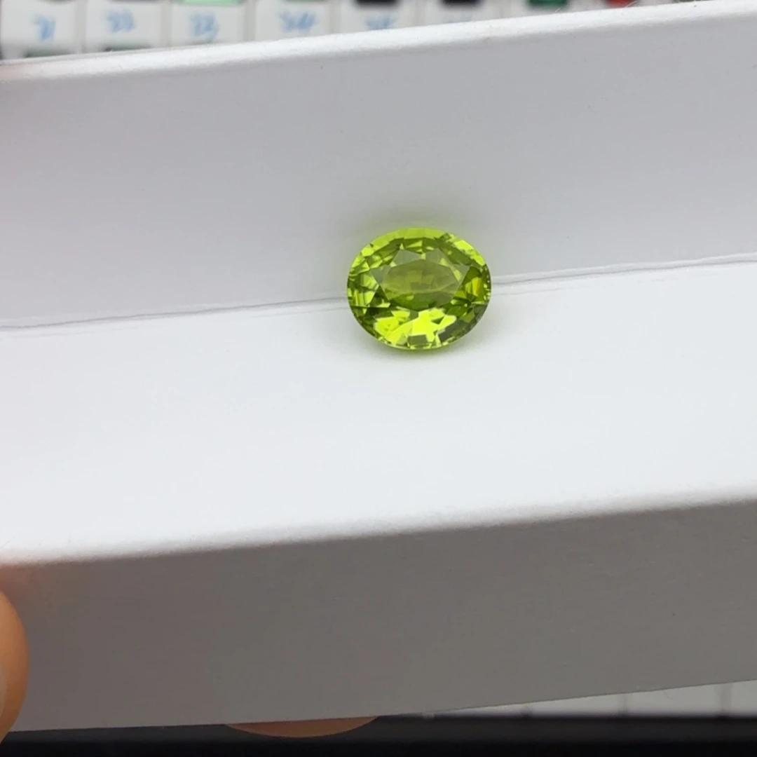 橄榄石未镶嵌笔搁天然2.15克拉