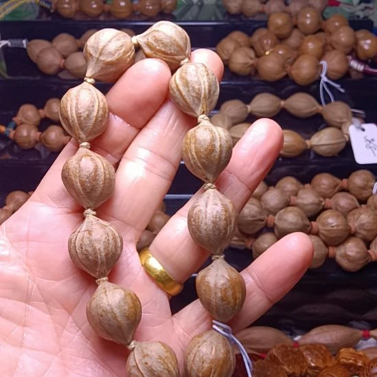 橄榄核手串/手链橄榄核手持三花铁核鸡血红老料蜜桃臀1.7