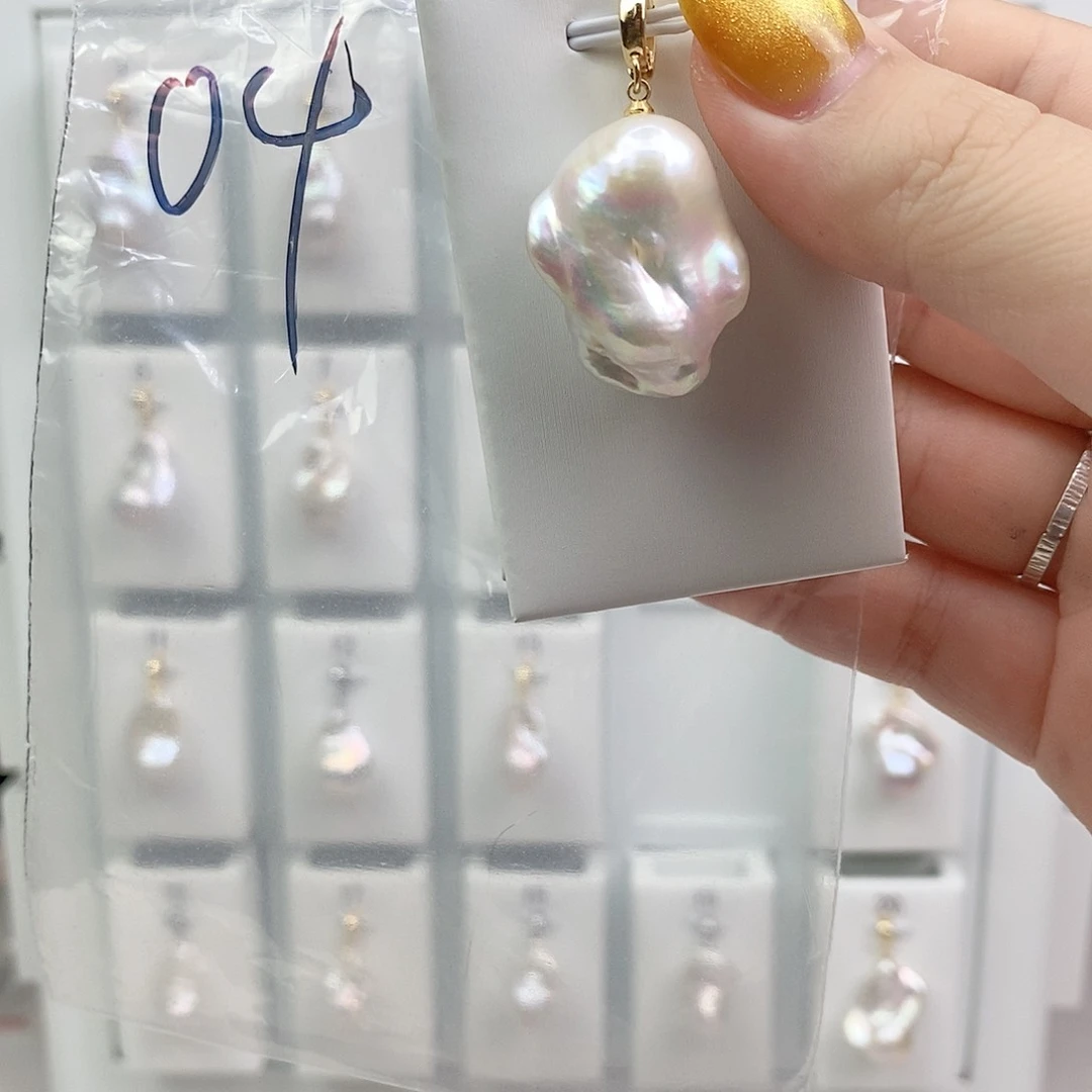 淡水珍珠合金颈饰