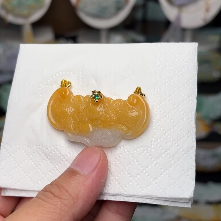 翡翠未镶嵌颈饰吊坠