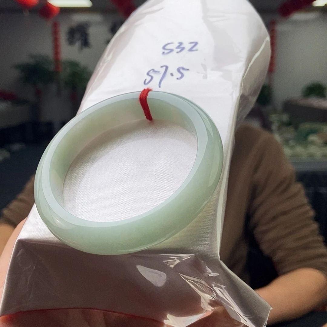 翡翠手镯未镶嵌颜色多样性发拍一发一