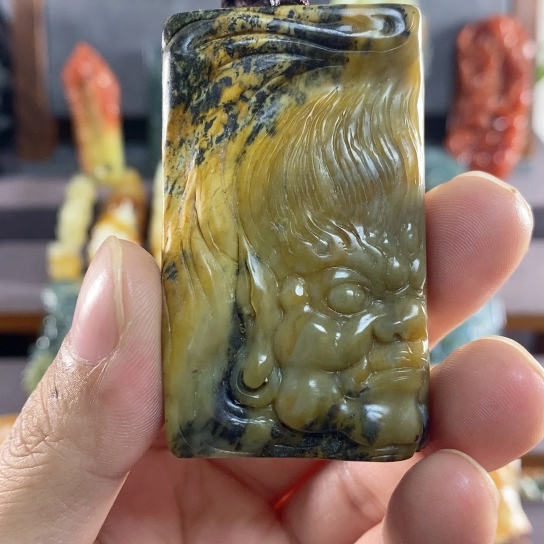 蛇纹石玉未镶嵌花玉挂件
