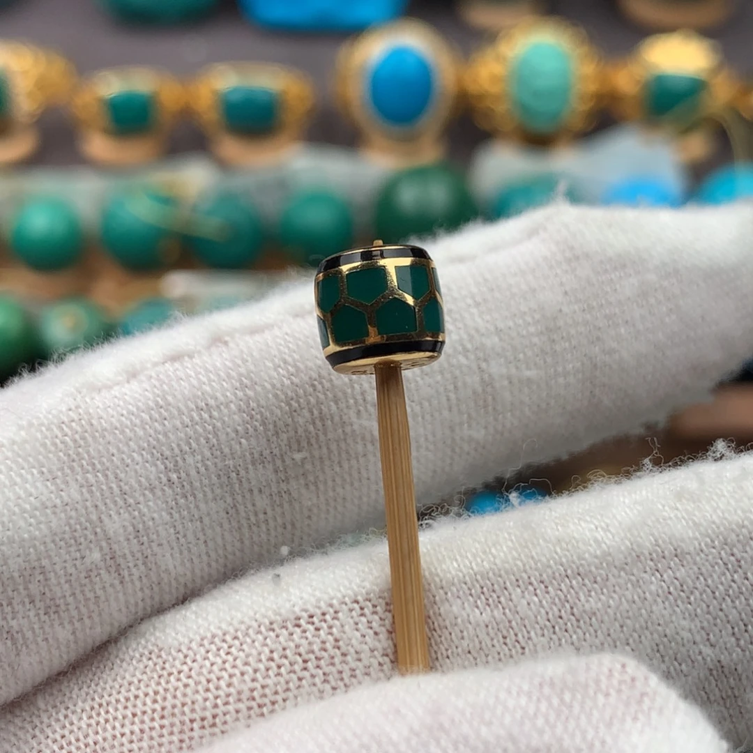 绿松石18K金镶嵌发饰7*7mm