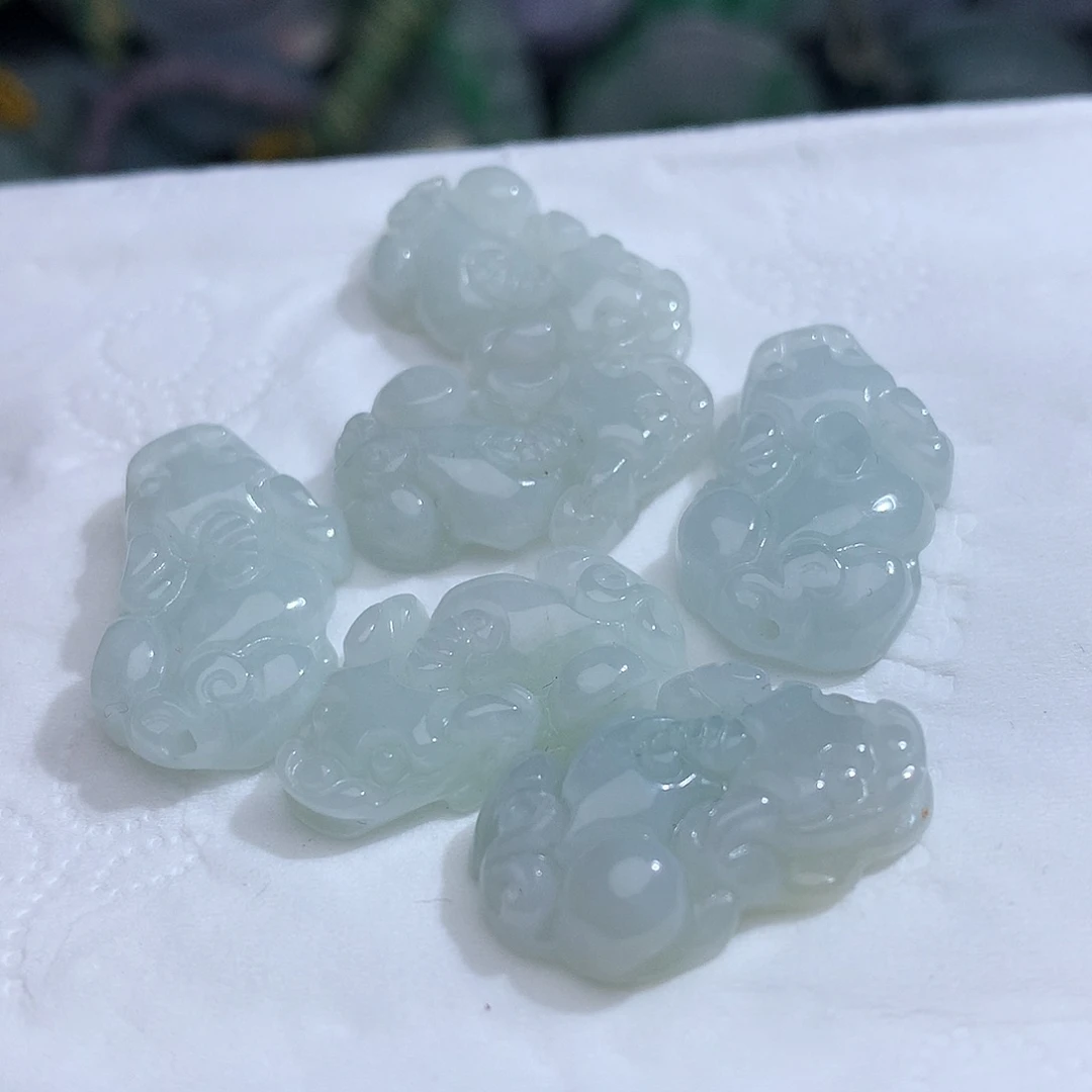 翡翠未镶嵌颈饰发2个