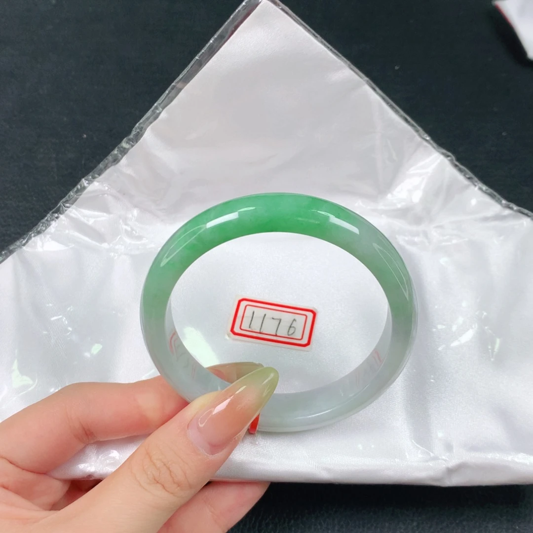 未镶嵌手镯翡翠天然翡翠手镯04