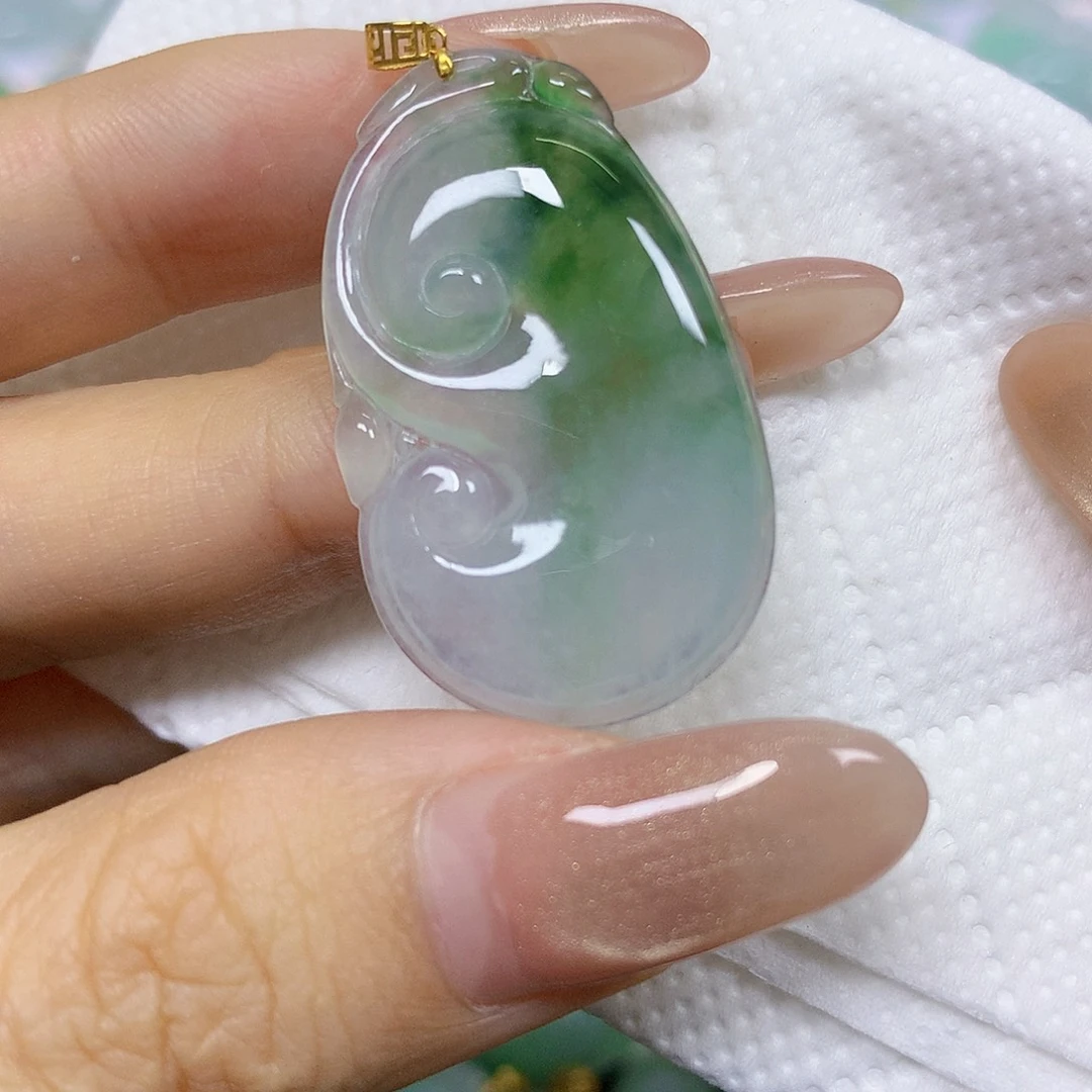 颈饰18K金镶嵌翡翠挂件