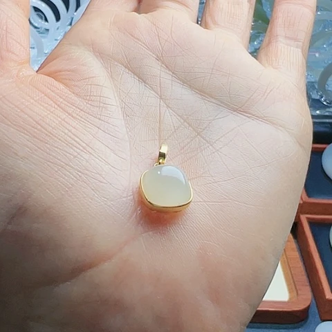 和田玉吊坠(不含链)未镶嵌?****?