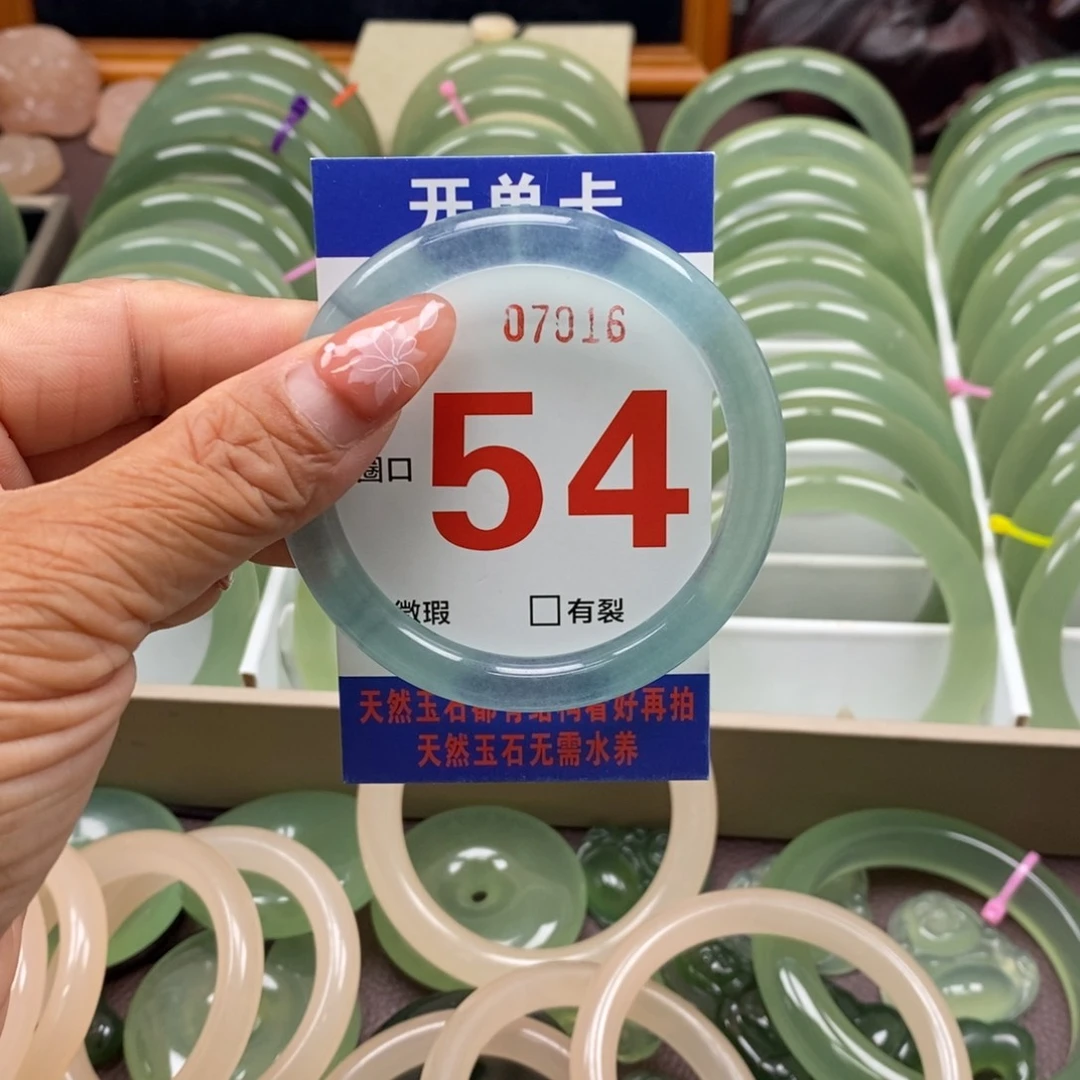 蛇纹石玉未镶嵌手镯好
