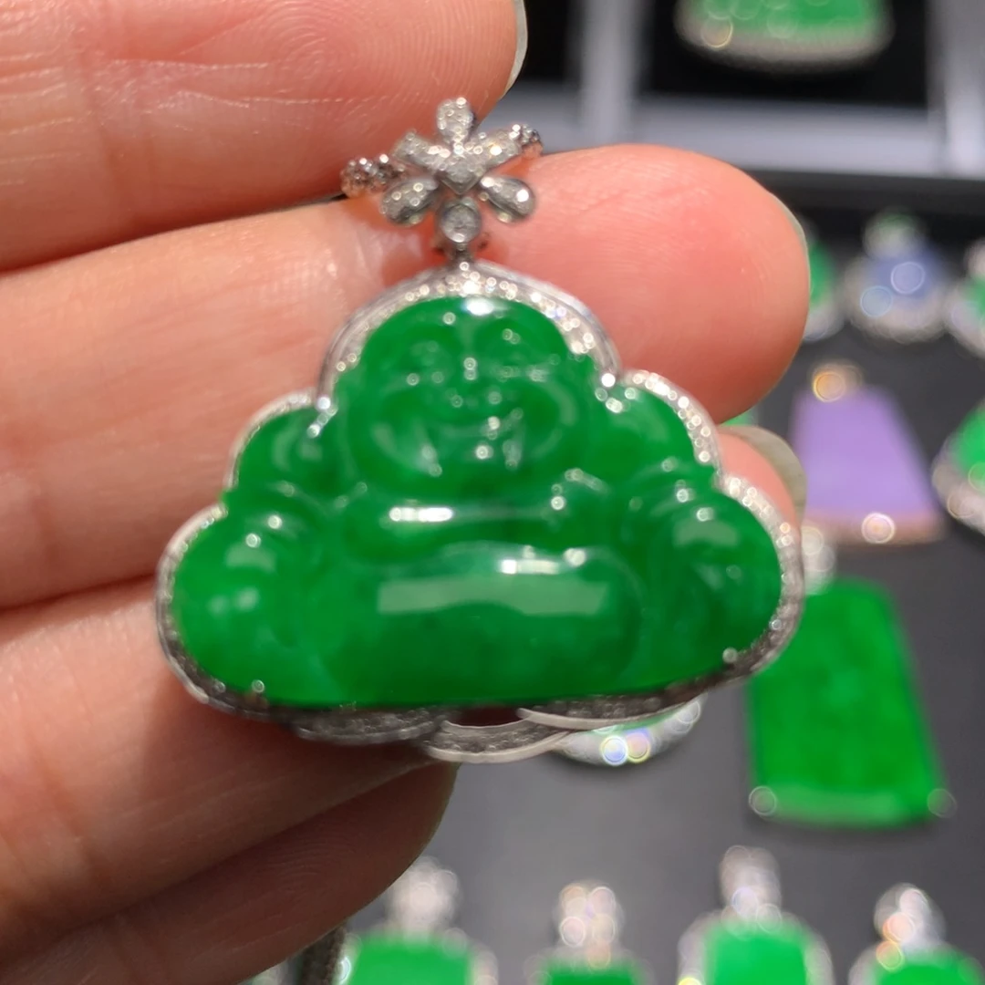 翡翠颈饰18K金镶嵌翡翠