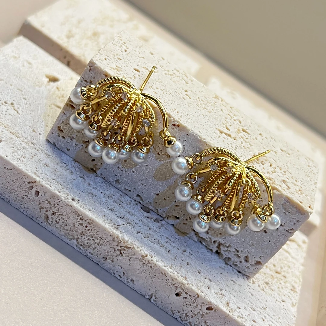 铜合金仿珍珠耳饰 耳饰耳钉金色蝴蝶珍珠手工气质轻奢法式法式