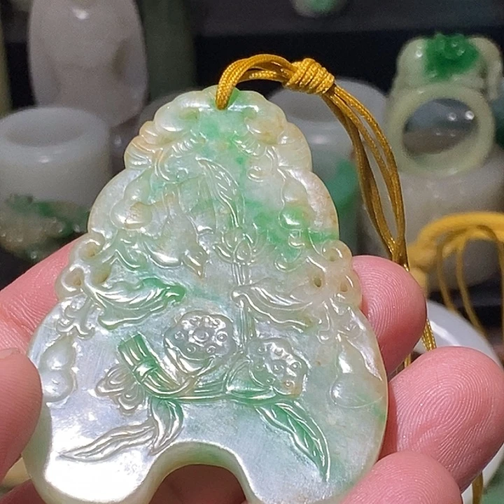 颈饰未镶嵌翡翠农***们