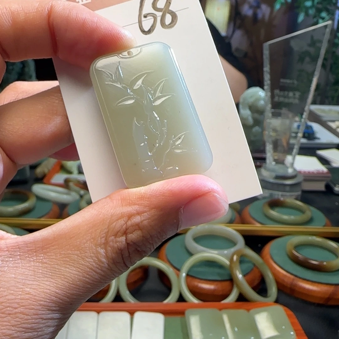 和田玉（糖玉）未镶嵌颈饰