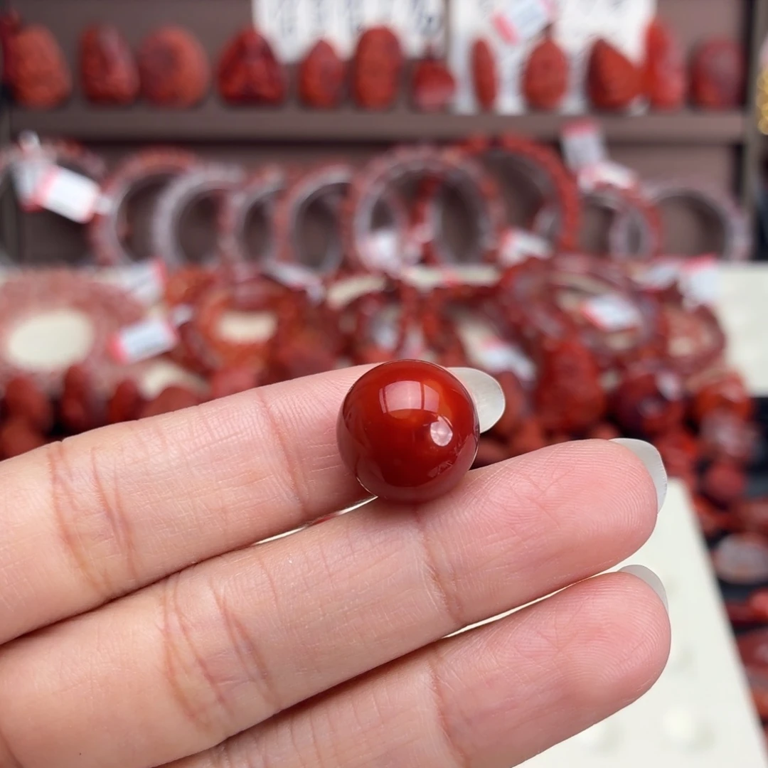 顾***词南红玛瑙未镶嵌颈饰单珠14+