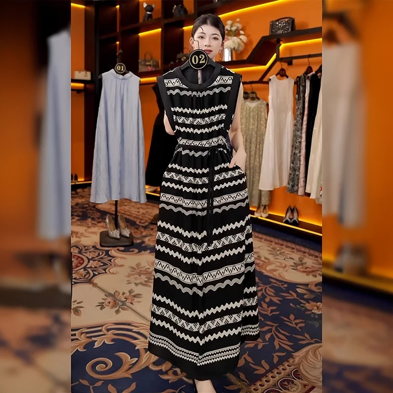 法式轻奢风高级圆领无袖连衣裙2025夏季新款气质收腰显瘦长裙852