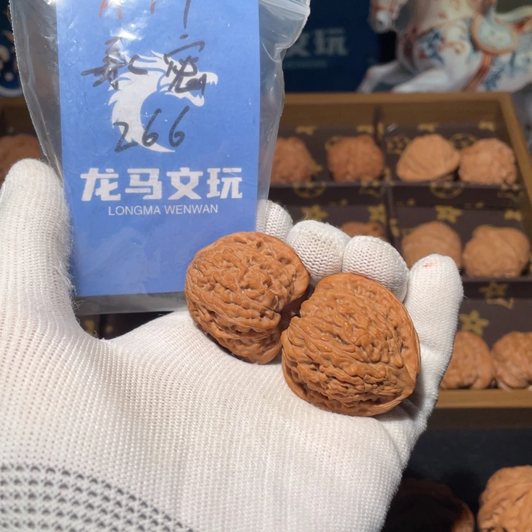 奕***龙桃核吊坠承德密纹 编号A79