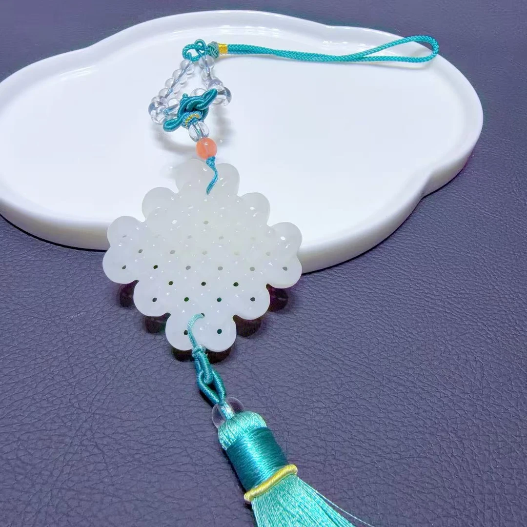 精品和田玉中国结挂件