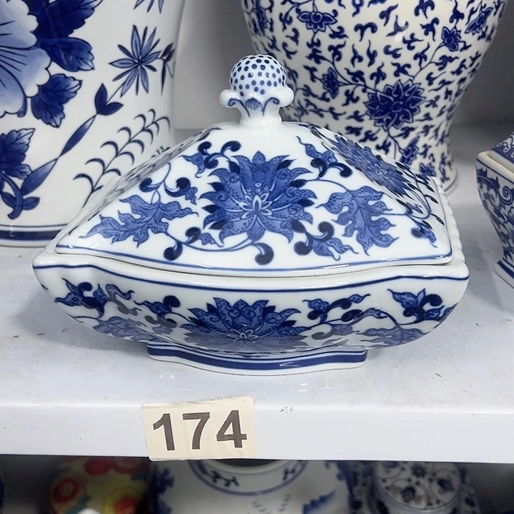 摆件青花瓷手工手绘高温釉下彩家居摆件，收纳盒首饰盒