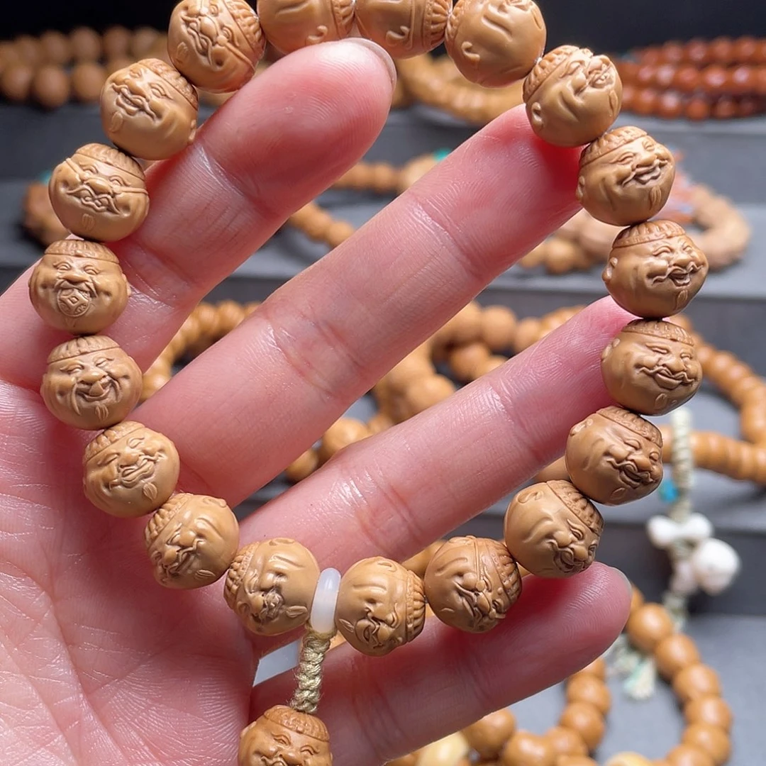 猴头核桃吊坠财神