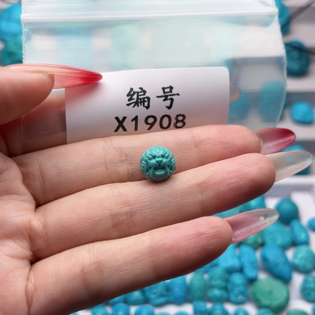 绿松石未镶嵌天然原矿雕刻绿松石