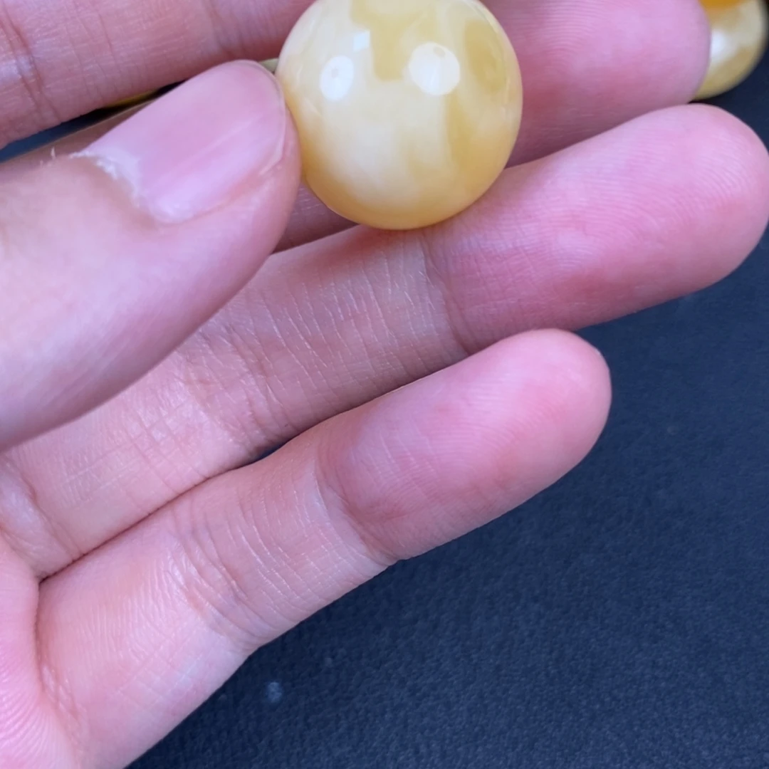 未镶嵌琥珀裸石地阶全品20