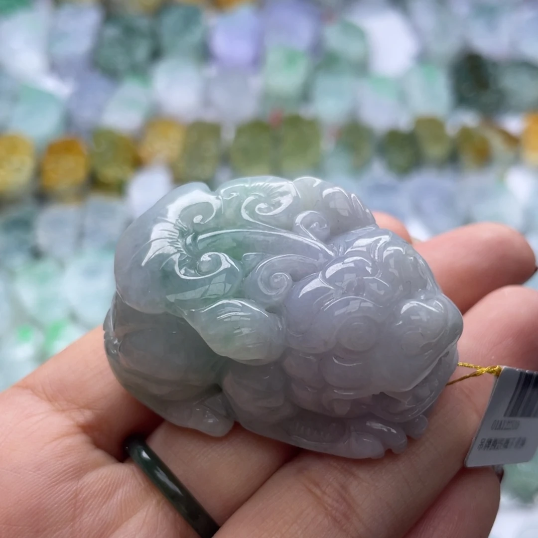 翡翠颈饰未镶嵌貔貅