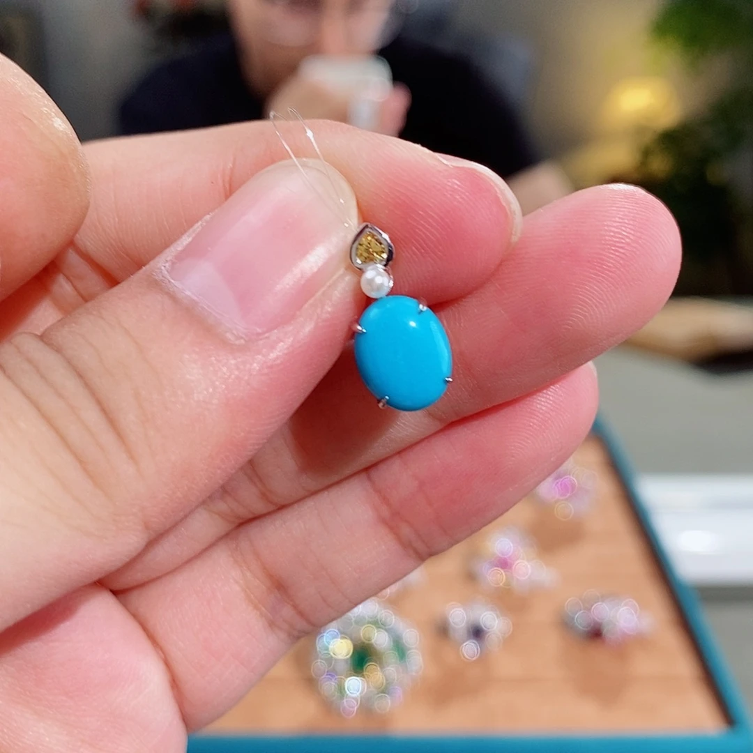 绿松石铂Pt950镶嵌吊坠(不含链)原矿睡美人高瓷天空蓝1.87ct