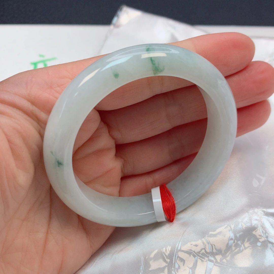 翡翠手镯未镶嵌52圈