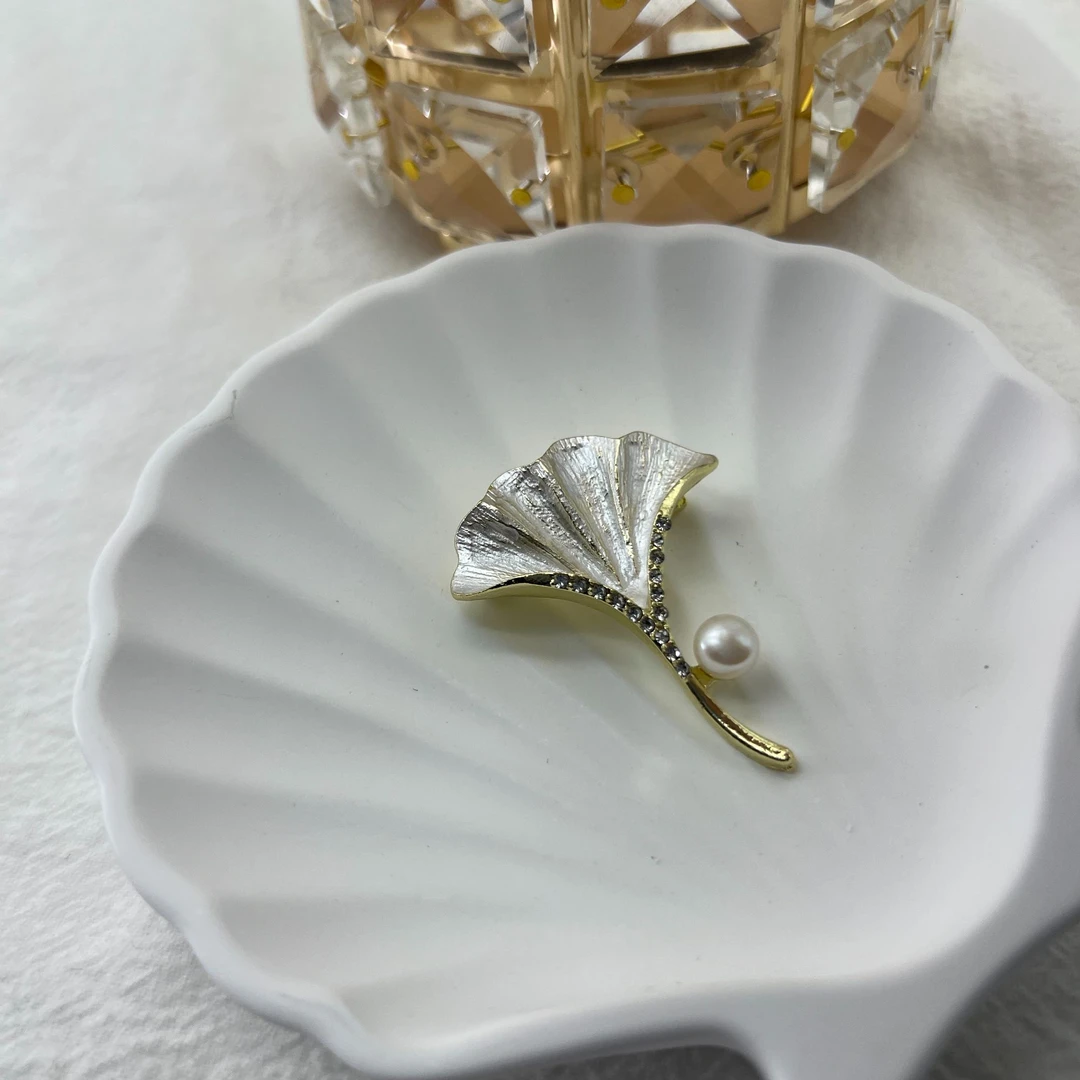 511 银杏叶 珍珠胸针简约淡水珍珠胸针时尚百搭精致优雅